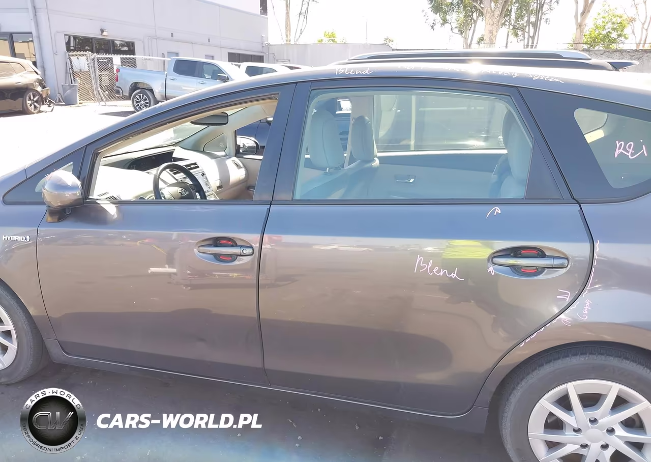2017 Toyota Prius V Four VIN:JTDZN3EU2HJ060776 - 15