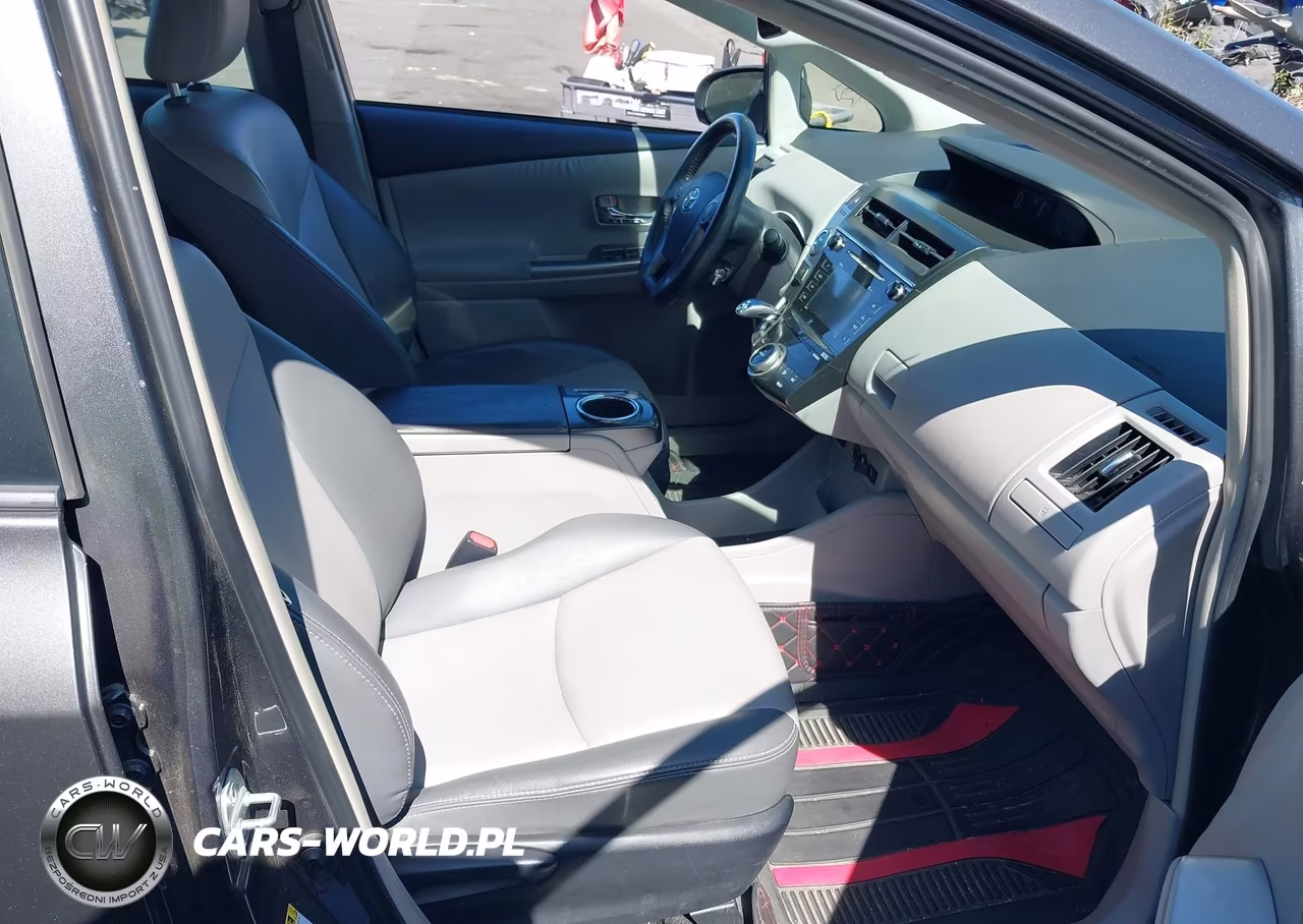 2017 Toyota Prius V Four VIN:JTDZN3EU2HJ060776 - 5