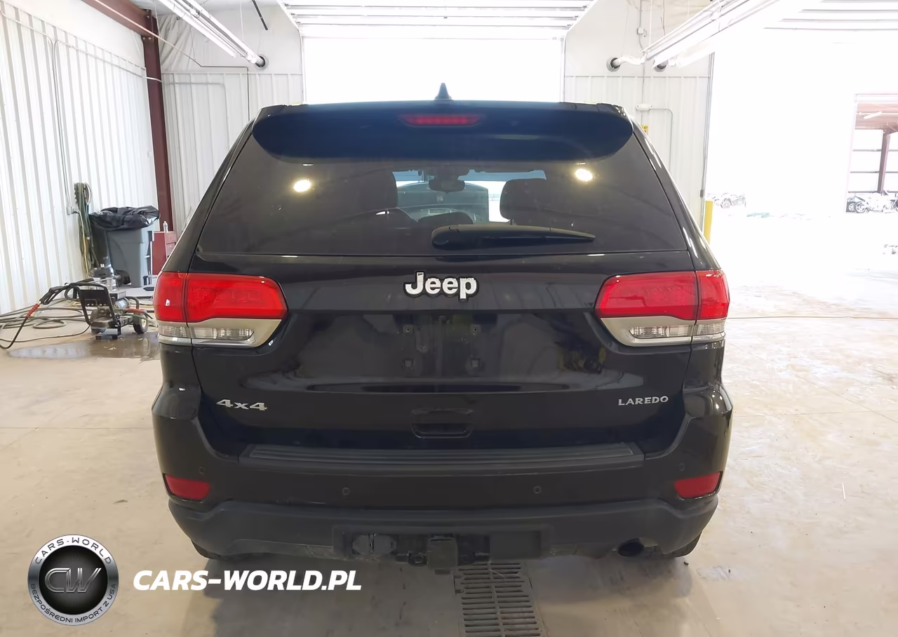 2017 Jeep Grand Cherokee Laredo 4X4 VIN:1C4RJFAGXHC683192 - 17