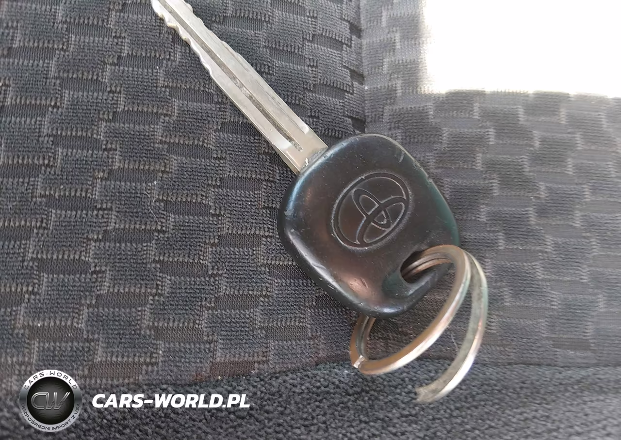 2007 Toyota Corolla S VIN:1NXBR32E67Z848858 - 11