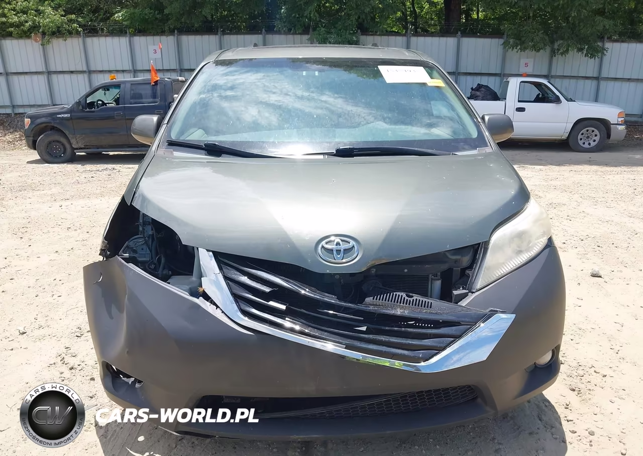 2013 Toyota Sienna Xle V6 8 Passenger VIN:5TDYK3DC5DS302213 - 13