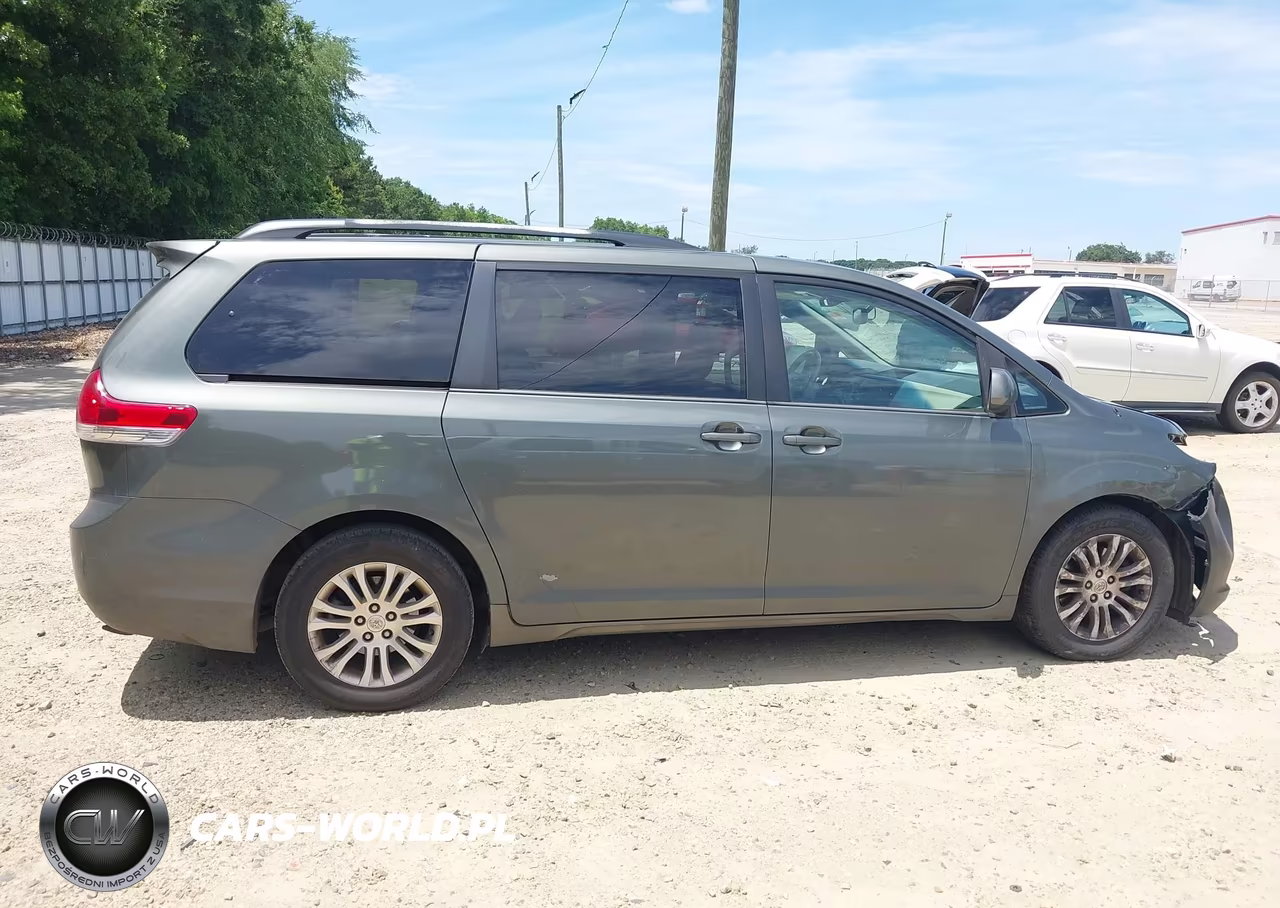 2013 Toyota Sienna Xle V6 8 Passenger VIN:5TDYK3DC5DS302213 - 14