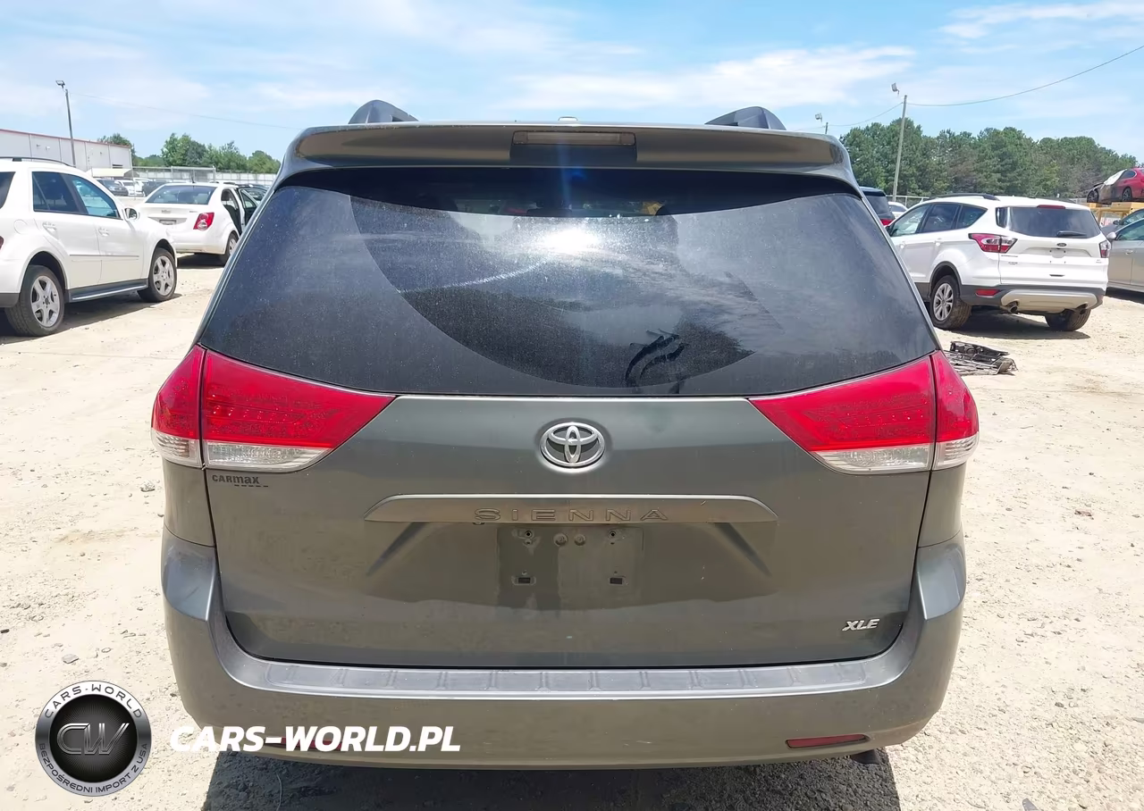 2013 Toyota Sienna Xle V6 8 Passenger VIN:5TDYK3DC5DS302213 - 17