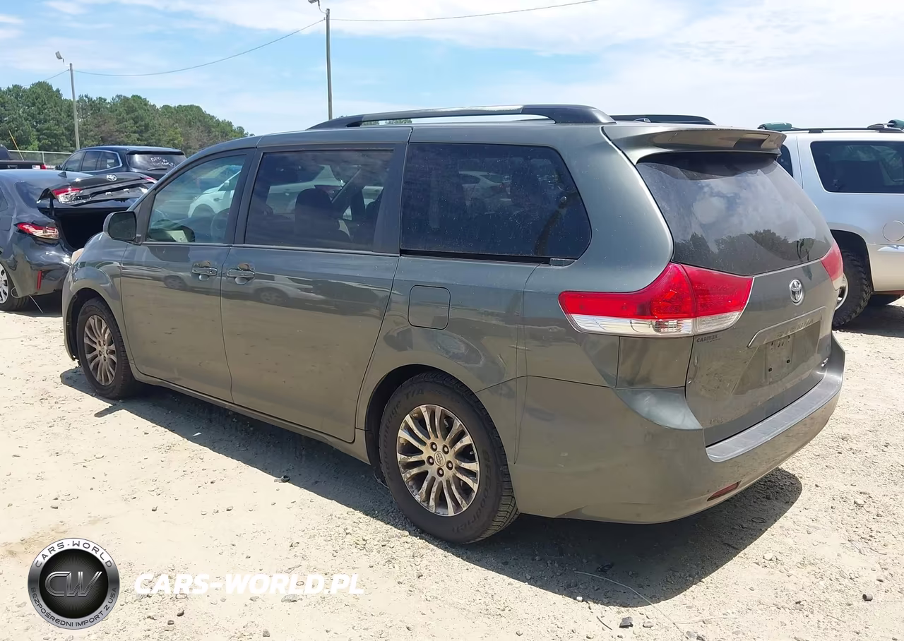 2013 Toyota Sienna Xle V6 8 Passenger VIN:5TDYK3DC5DS302213 - 3