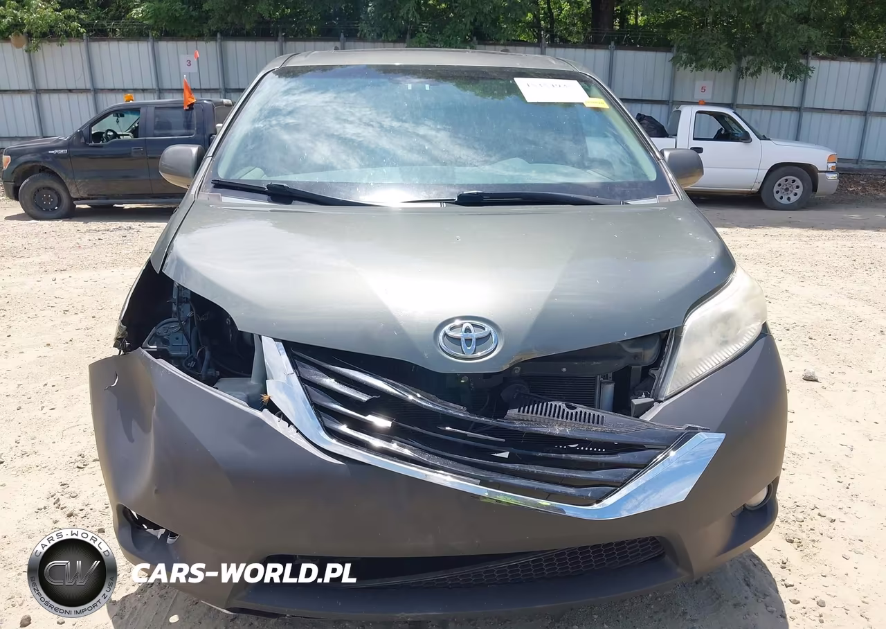2013 Toyota Sienna Xle V6 8 Passenger VIN:5TDYK3DC5DS302213 - 6
