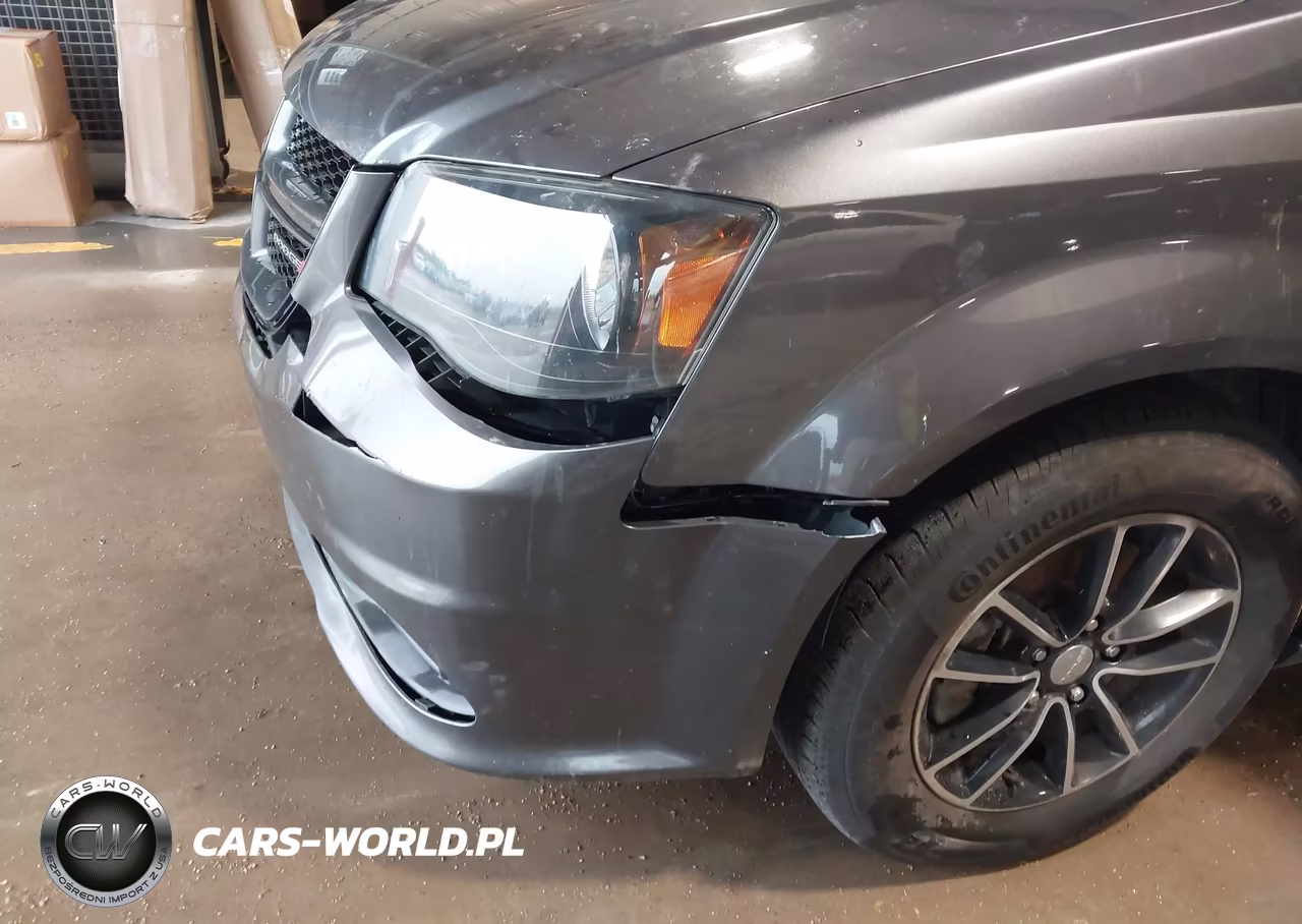 2018 Dodge Grand Caravan Gt VIN:2C4RDGEG0JR324325 - 17