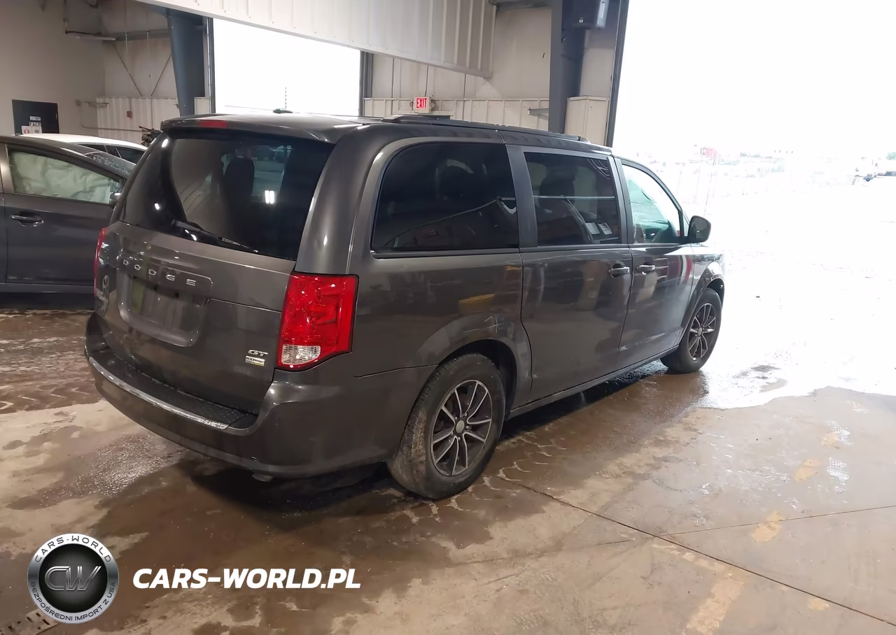 2018 Dodge Grand Caravan Gt VIN:2C4RDGEG0JR324325 - 4