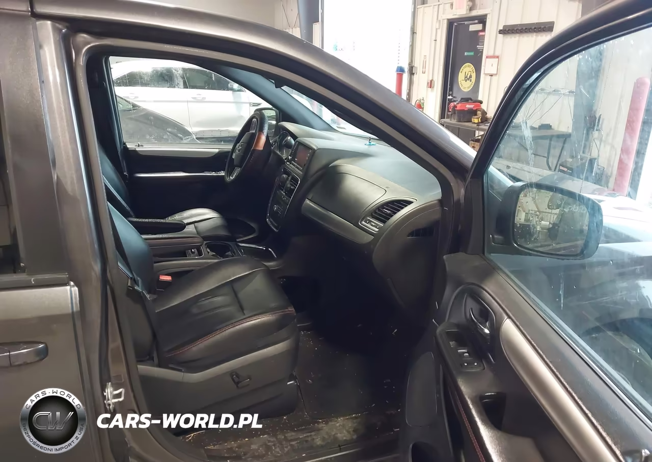 2018 Dodge Grand Caravan Gt VIN:2C4RDGEG0JR324325 - 5