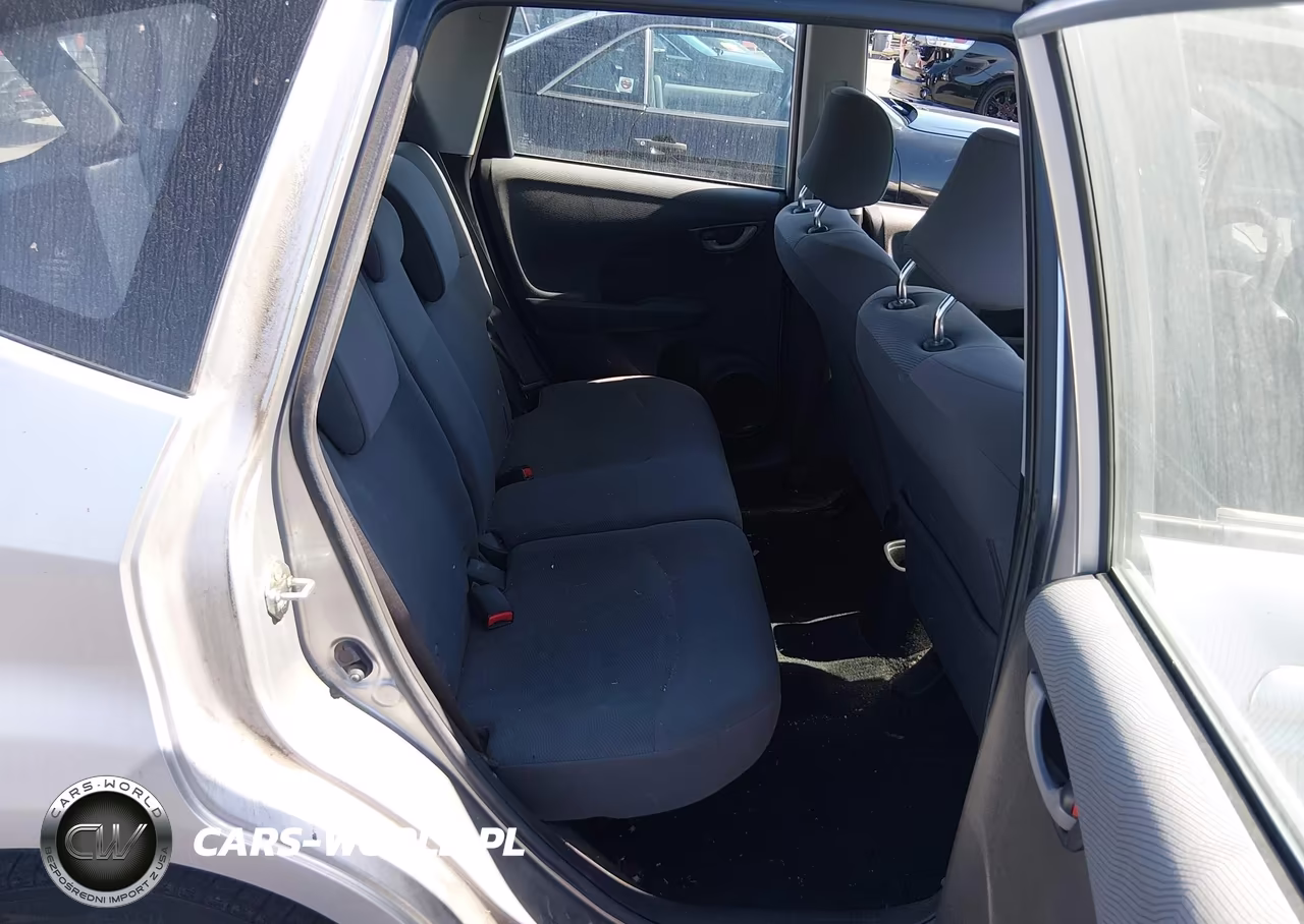 2011 Honda Fit VIN:JHMGE8H36BC028592 - 8