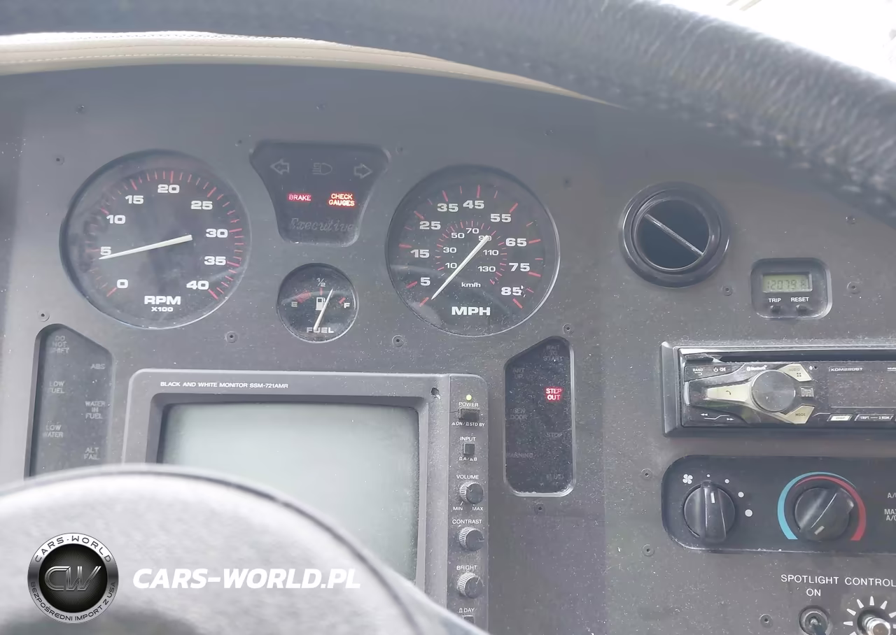 1998 Roadmaster Rail Executive Signature VIN:1RF120617W1013855 - 7