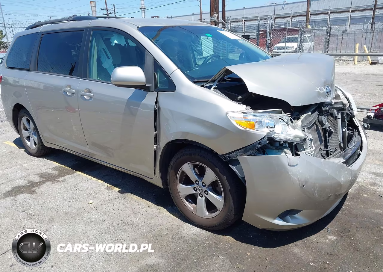 2017 Toyota Sienna Le 8 Passenger – zdjęcie 1 z 16