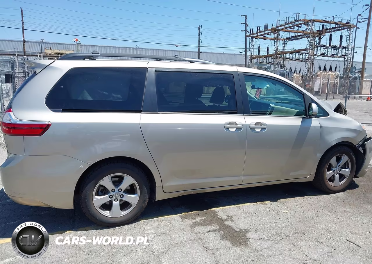 2017 Toyota Sienna Le 8 Passenger VIN:5TDKZ3DC2HS841184 - 13
