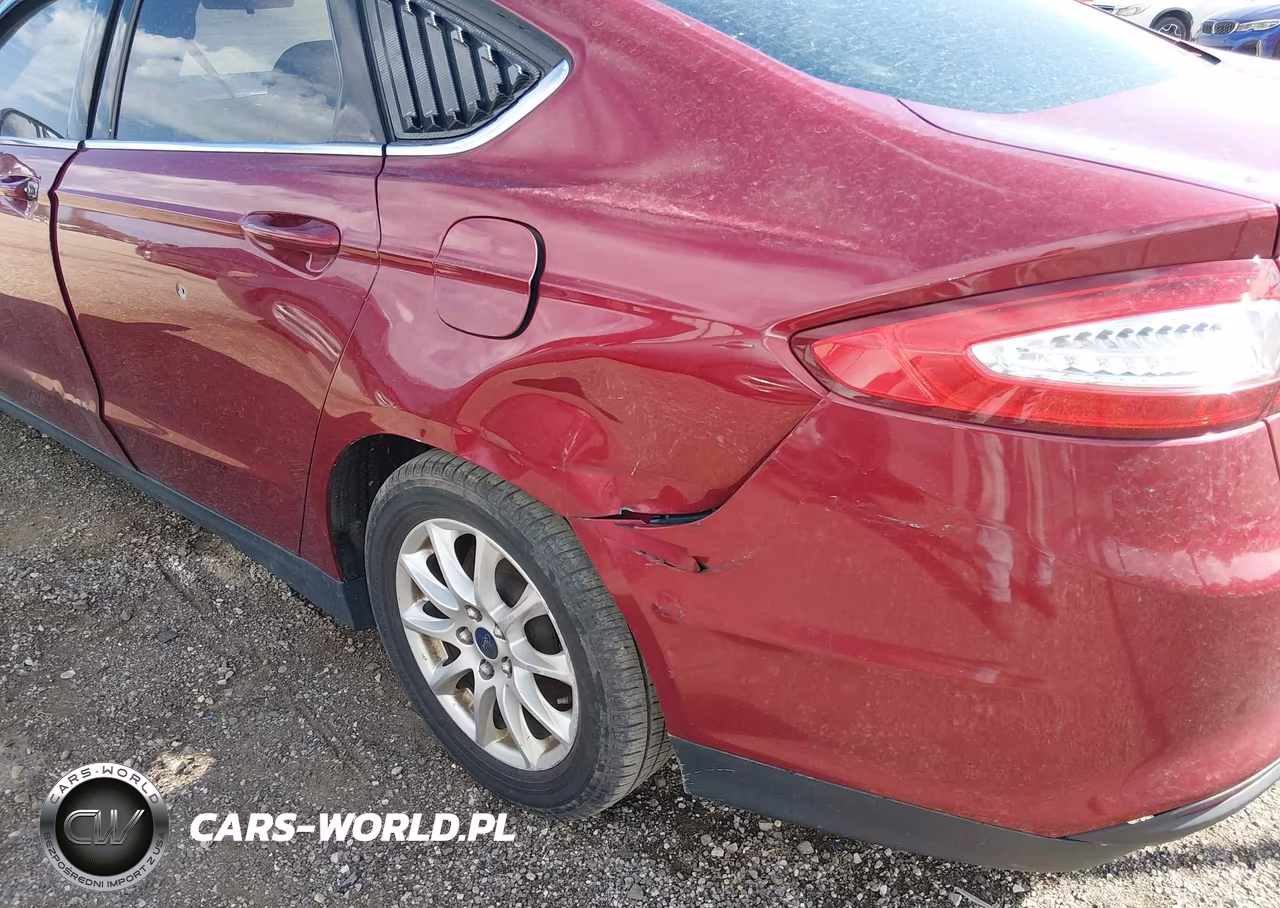 2015 Ford Fusion S VIN:3FA6P0G73FR117398 - 12