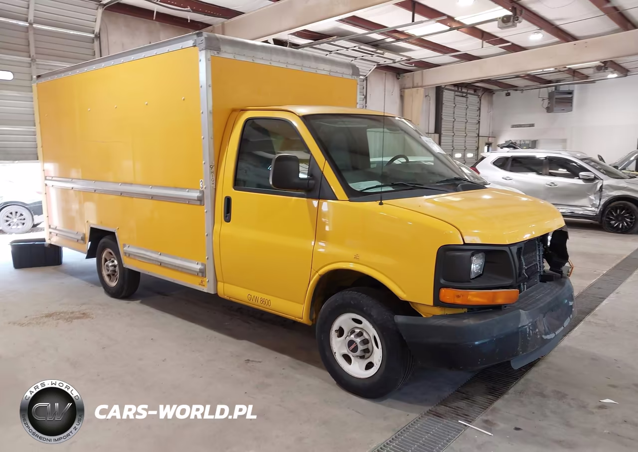 2011 GMC Savana Cutaway Work Van