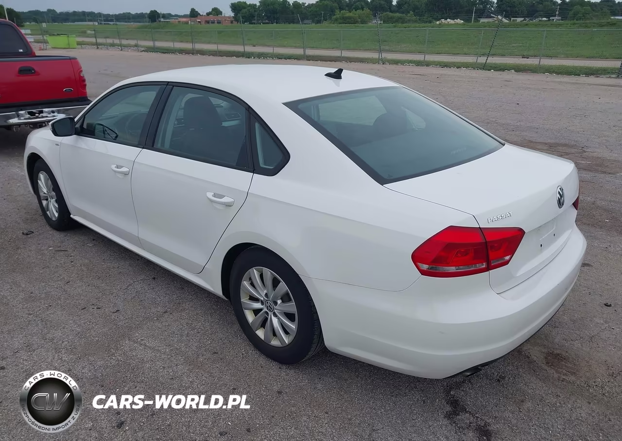 2015 Volkswagen Passat 1.8T Wolfsburg Edition VIN:1VWAT7A36FC047860 - 3