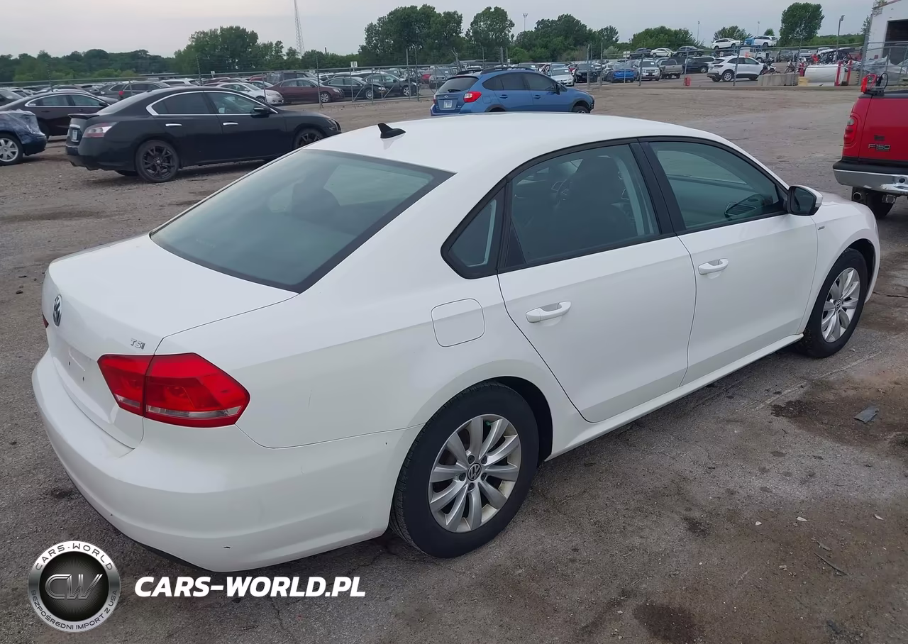 2015 Volkswagen Passat 1.8T Wolfsburg Edition VIN:1VWAT7A36FC047860 - 4