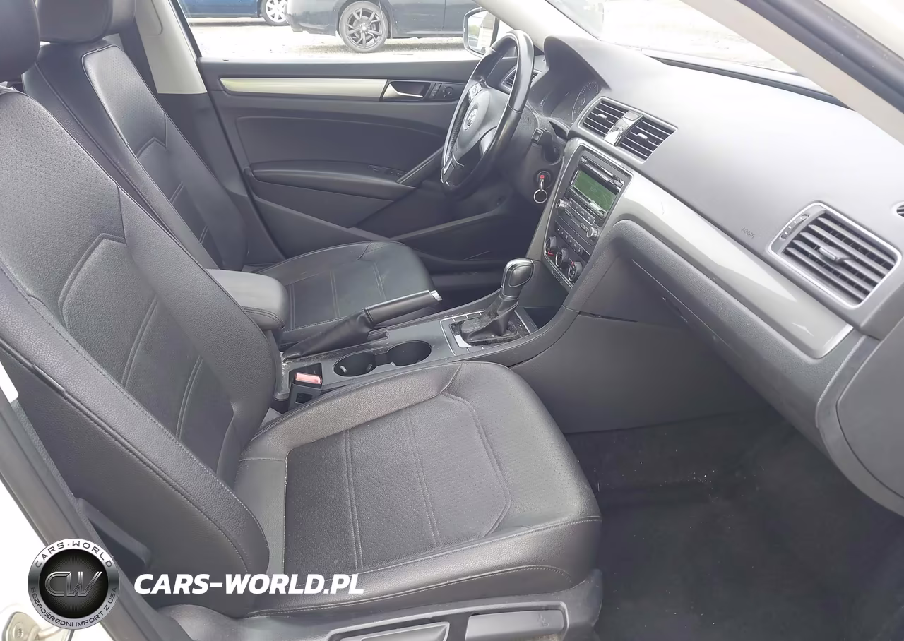 2015 Volkswagen Passat 1.8T Wolfsburg Edition VIN:1VWAT7A36FC047860 - 5