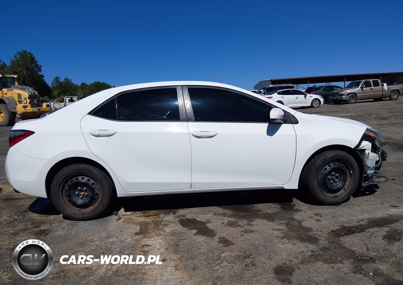 2016 Toyota Corolla Le VIN:5YFBURHE9GP431213 - 14