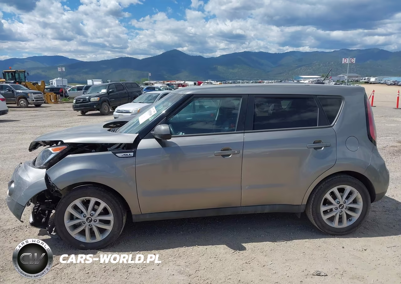 2017 Kia Soul + VIN:KNDJP3A59H7410813 - 15