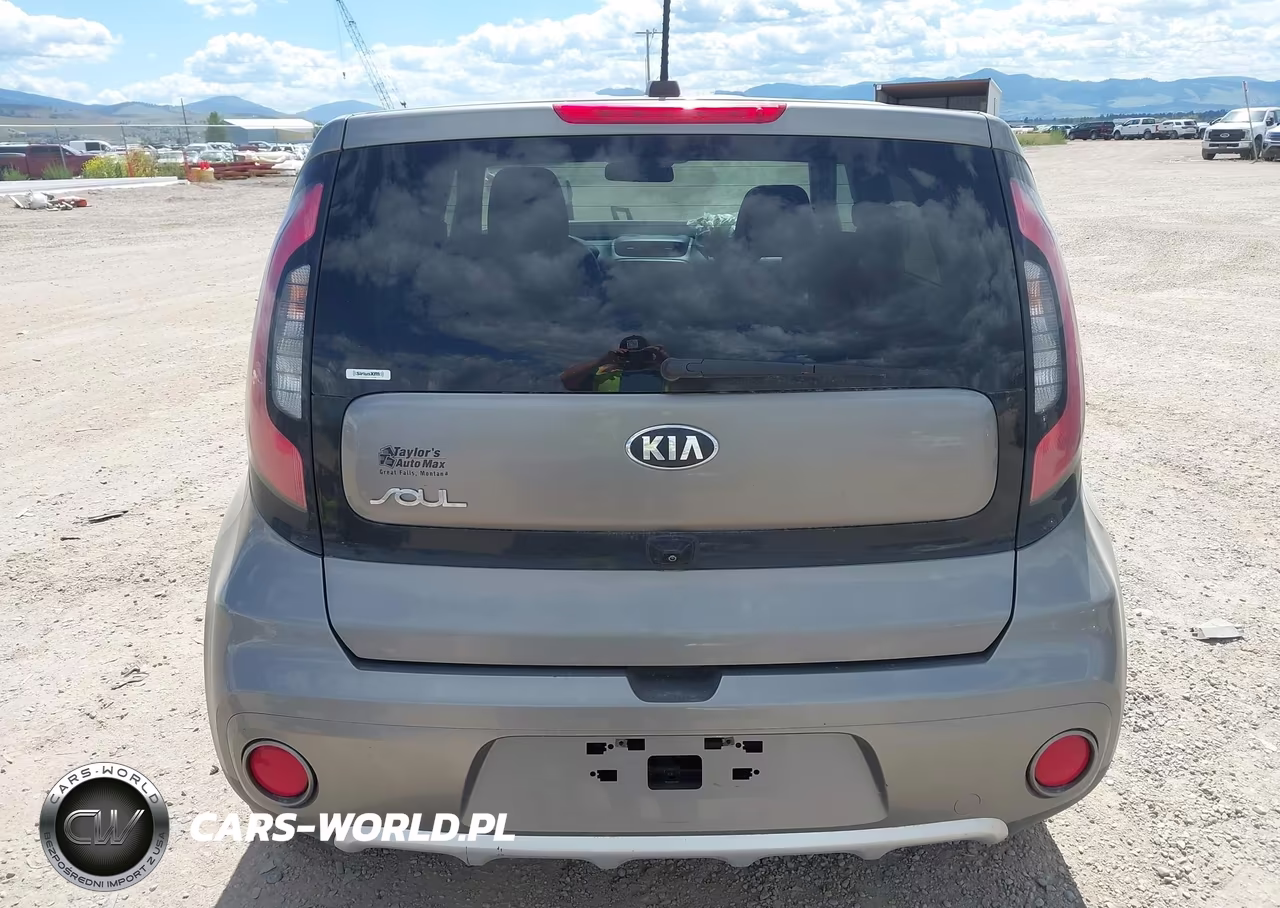 2017 Kia Soul + VIN:KNDJP3A59H7410813 - 17
