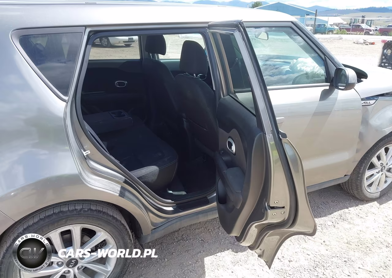 2017 Kia Soul + VIN:KNDJP3A59H7410813 - 8