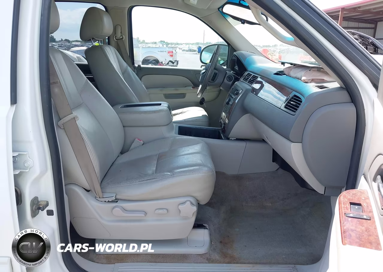 2010 Chevrolet Tahoe Lt VIN:1GNUKBE04AR165151 - 5