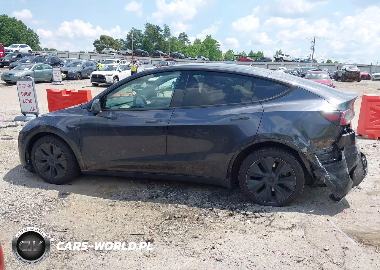2024 Tesla Model Y Long Range Dual Motor All-Wheel Drive VIN:7SAYGDEE8RA310308 - 14