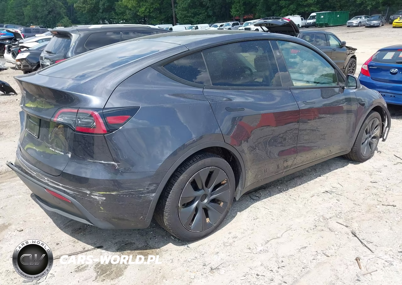 2024 Tesla Model Y Long Range Dual Motor All-Wheel Drive VIN:7SAYGDEE8RA310308 - 4