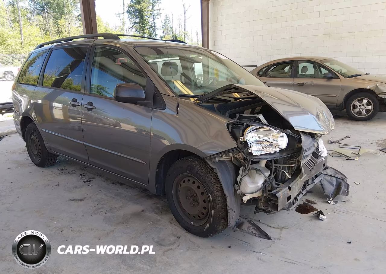 2005 Toyota Sienna Le – zdjęcie 1 z 17