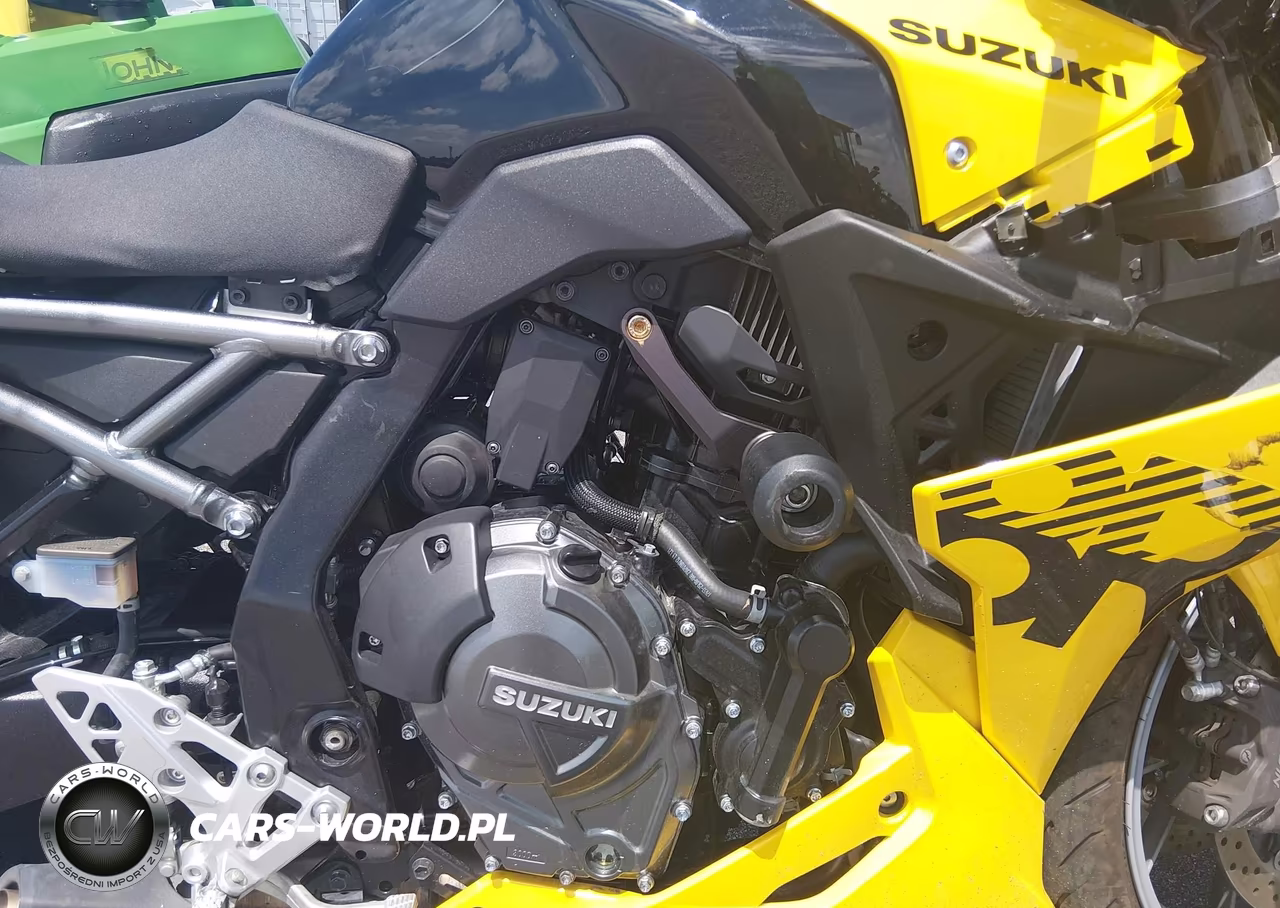 2024 Suzuki Gsx800 F VIN:JS1EM13B9R7101002 - 8
