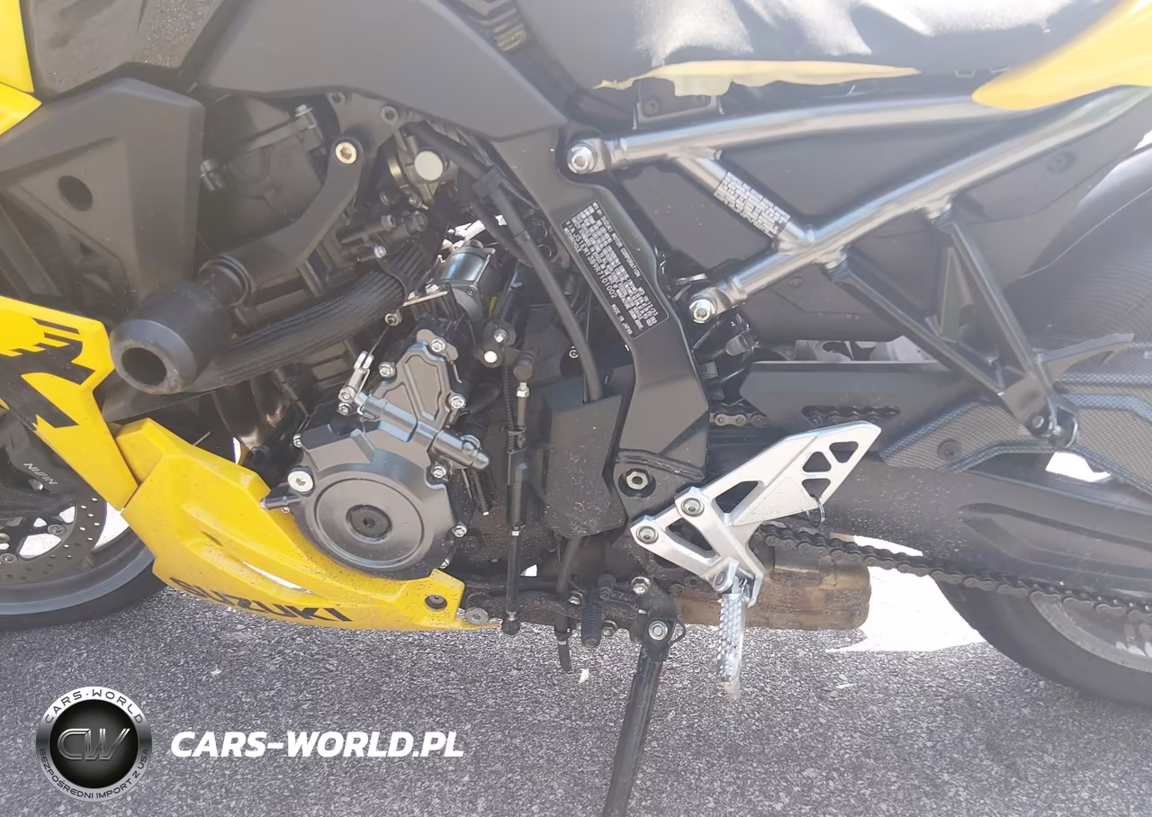 2024 Suzuki Gsx800 F VIN:JS1EM13B9R7101002 - 9