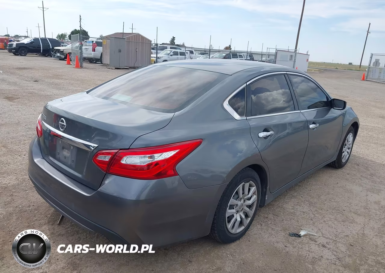 2017 Nissan Altima 2.5 S VIN:1N4AL3AP4HC251841 - 4