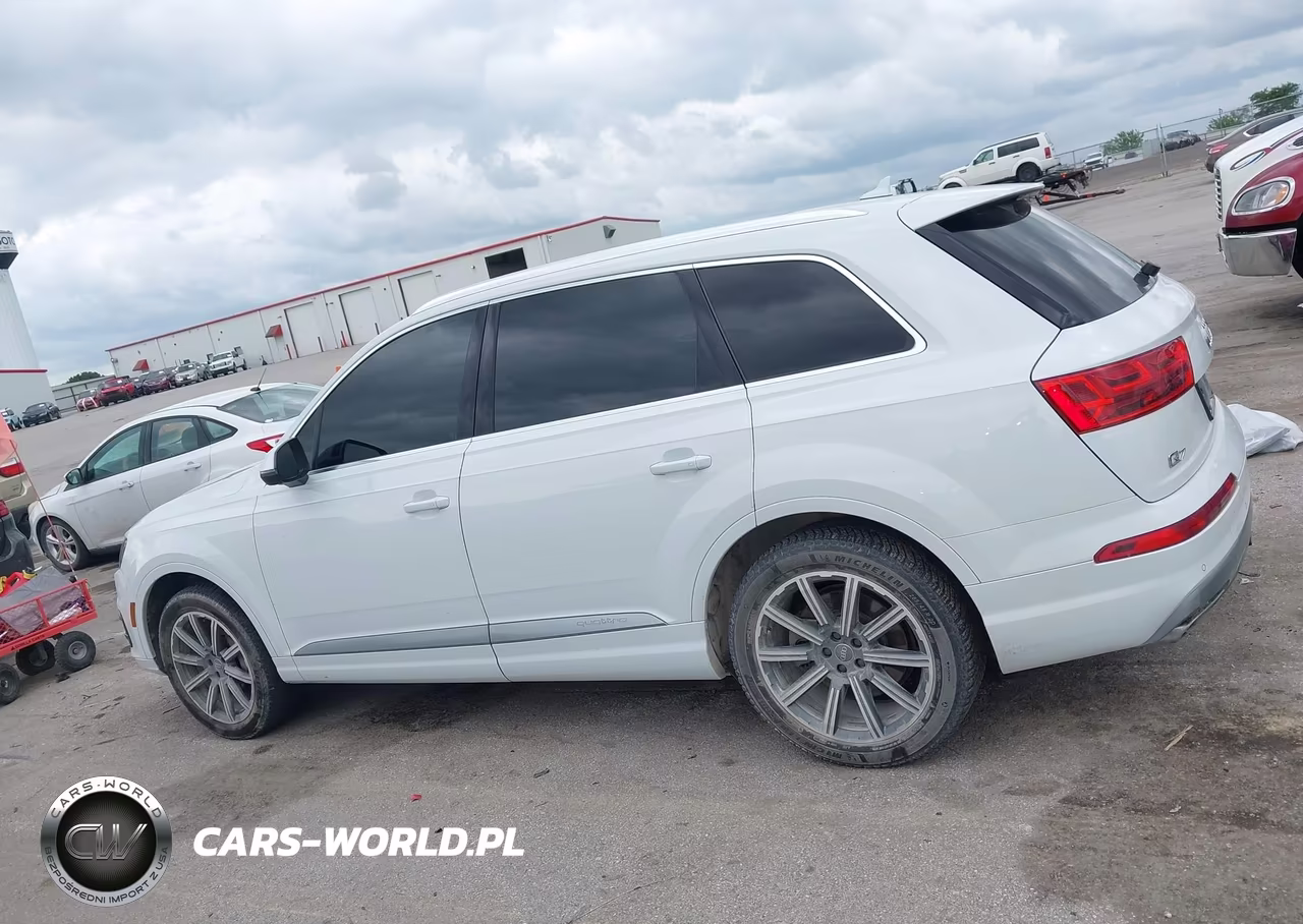 2018 Audi Q7 3.0T Premium VIN:WA1VAAF78JD037878 - 14