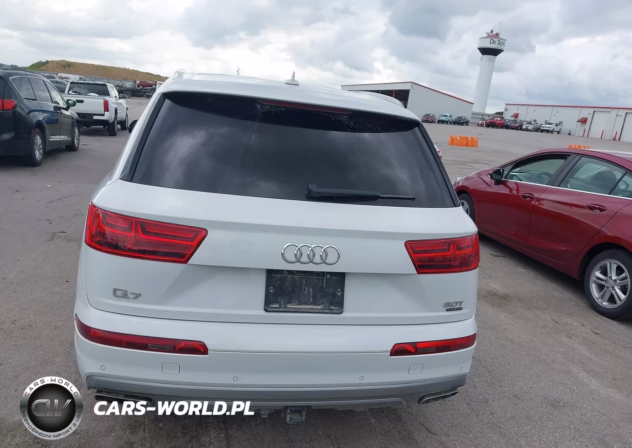 2018 Audi Q7 3.0T Premium VIN:WA1VAAF78JD037878 - 16