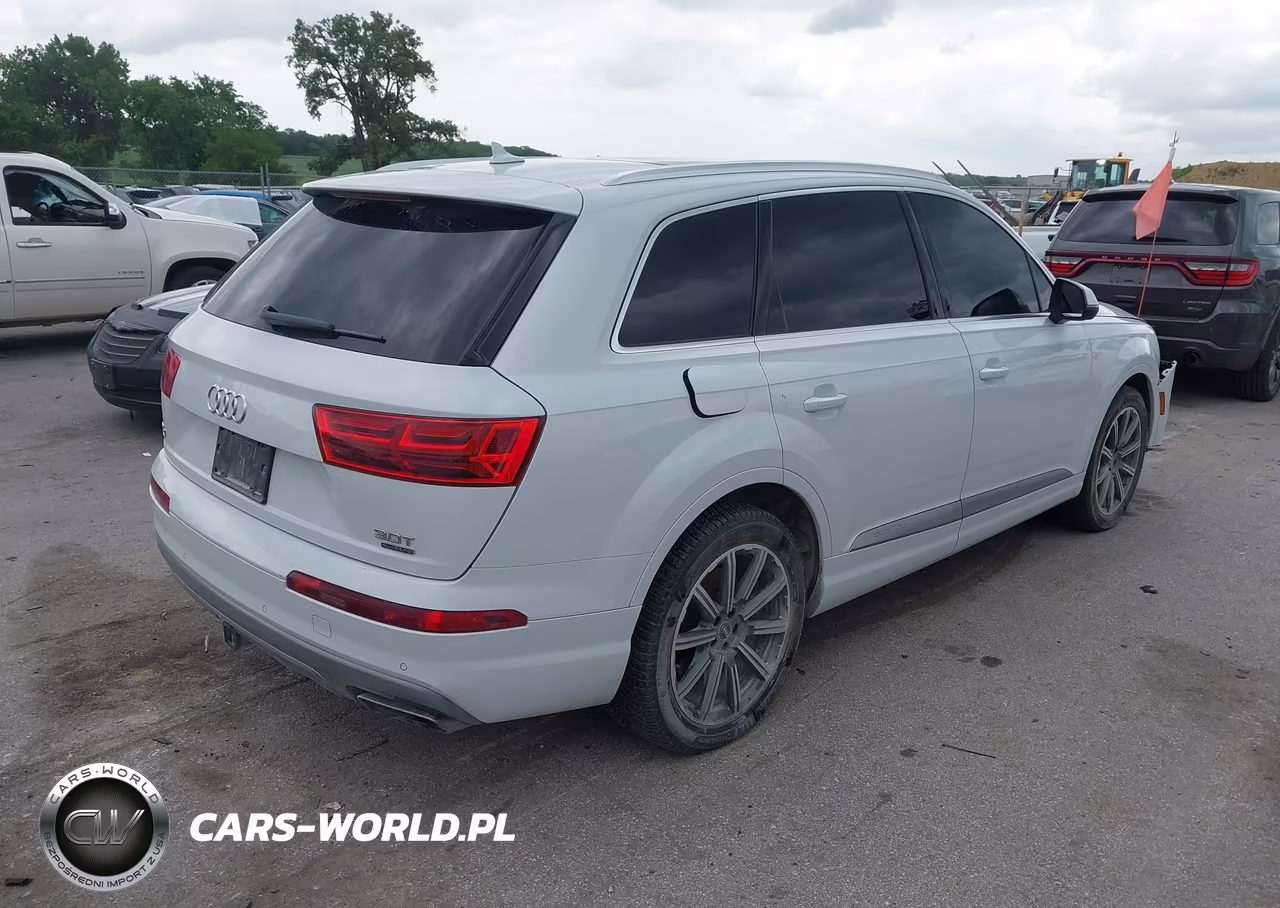 2018 Audi Q7 3.0T Premium VIN:WA1VAAF78JD037878 - 4