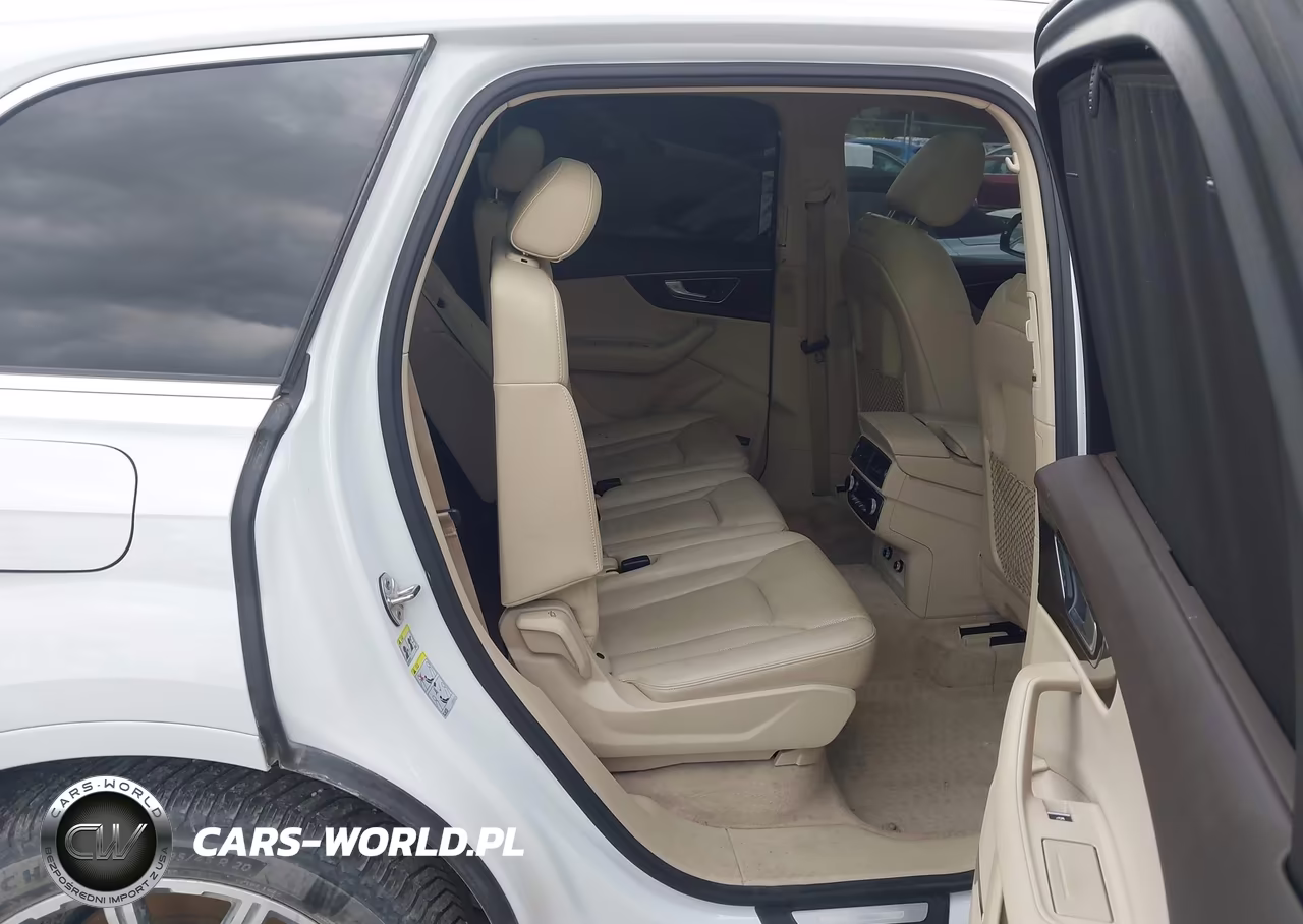 2018 Audi Q7 3.0T Premium VIN:WA1VAAF78JD037878 - 8