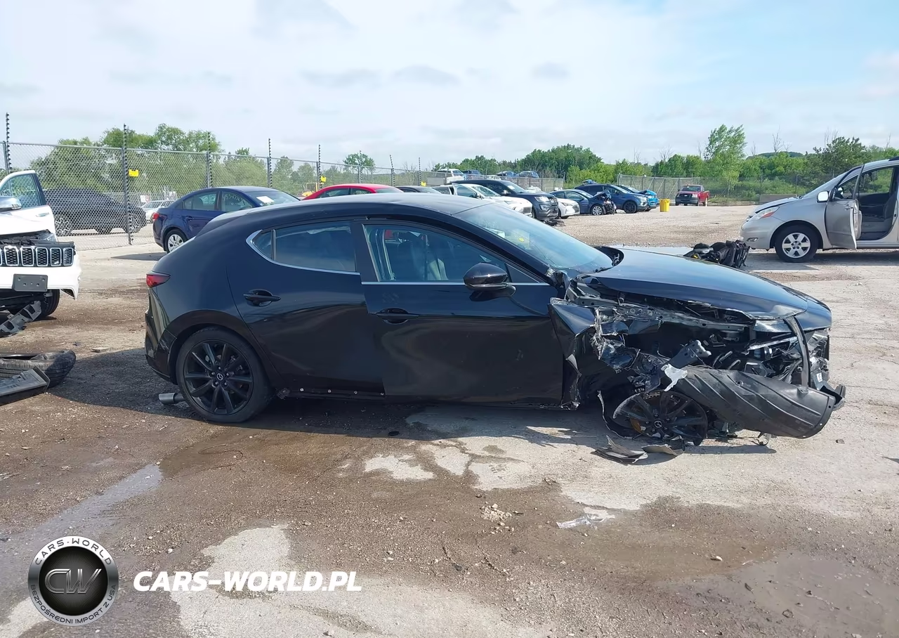 2024 Mazda Mazda3 2.5 S Select Sport VIN:JM1BPAKM6R1713017 - 13