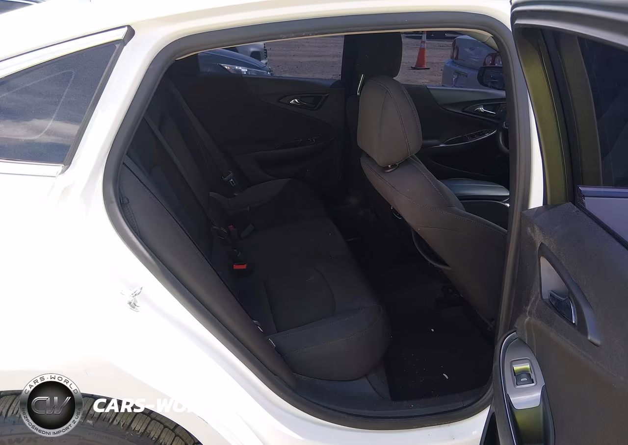2018 Chevrolet Malibu Lt VIN:1G1ZD5ST1JF271821 - 8