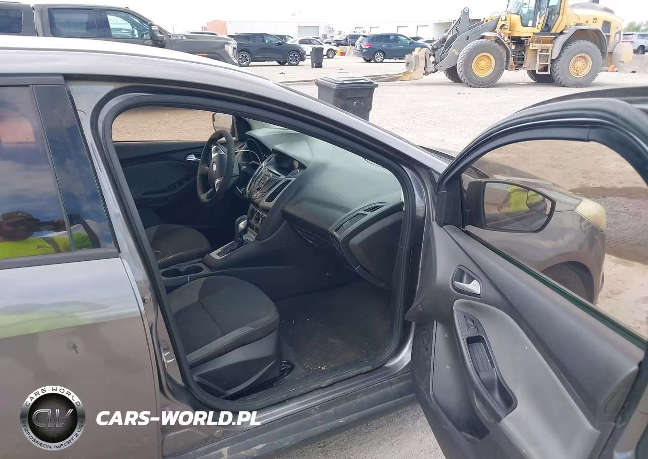 2014 Ford Focus Se VIN:1FADP3F21EL236126 - 5