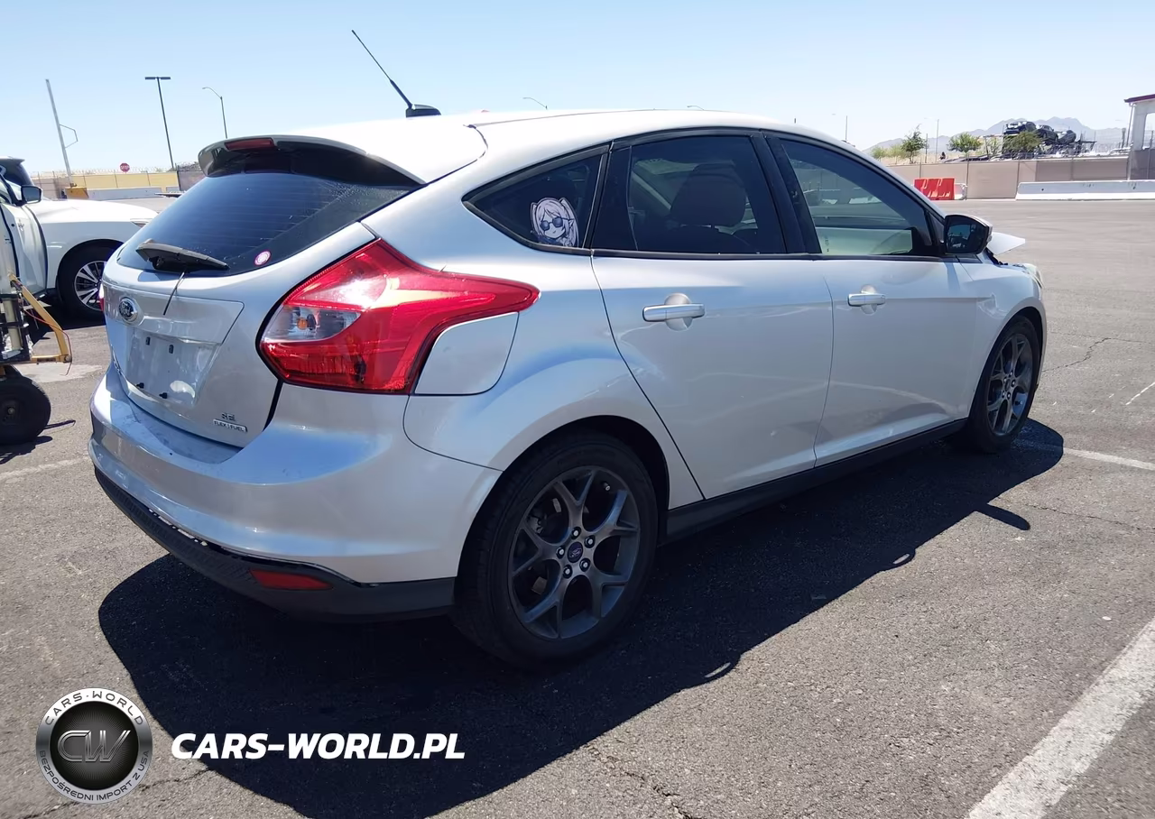 2014 Ford Focus Se VIN:1FADP3K20EL444133 - 4