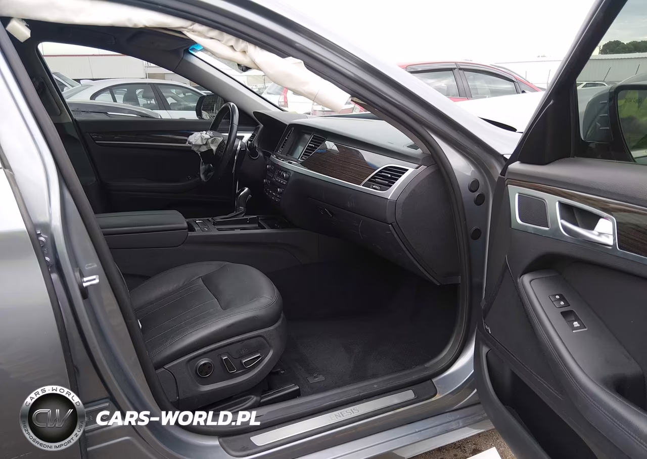2015 Hyundai Genesis 3.8 VIN:KMHGN4JE1FU015203 - 5