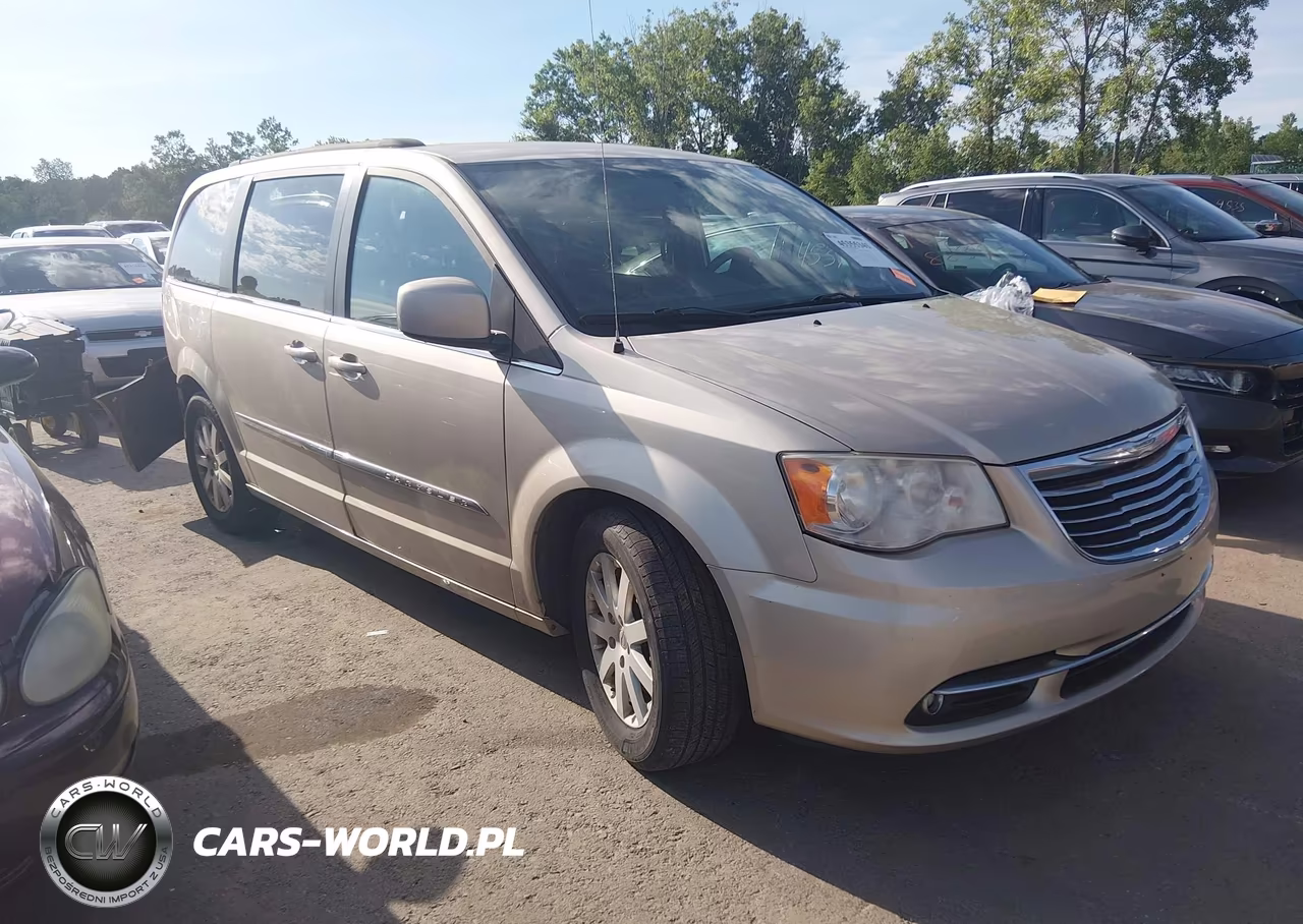 2013 Chrysler Town & Country Touring – zdjęcie 1 z 16