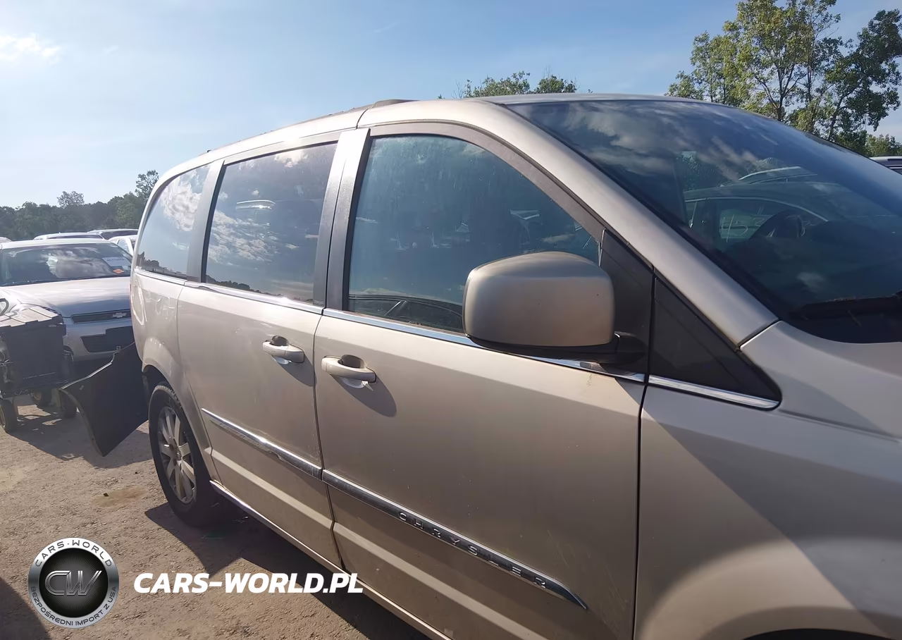 2013 Chrysler Town & Country Touring VIN:2C4RC1BG9DR736820 - 13