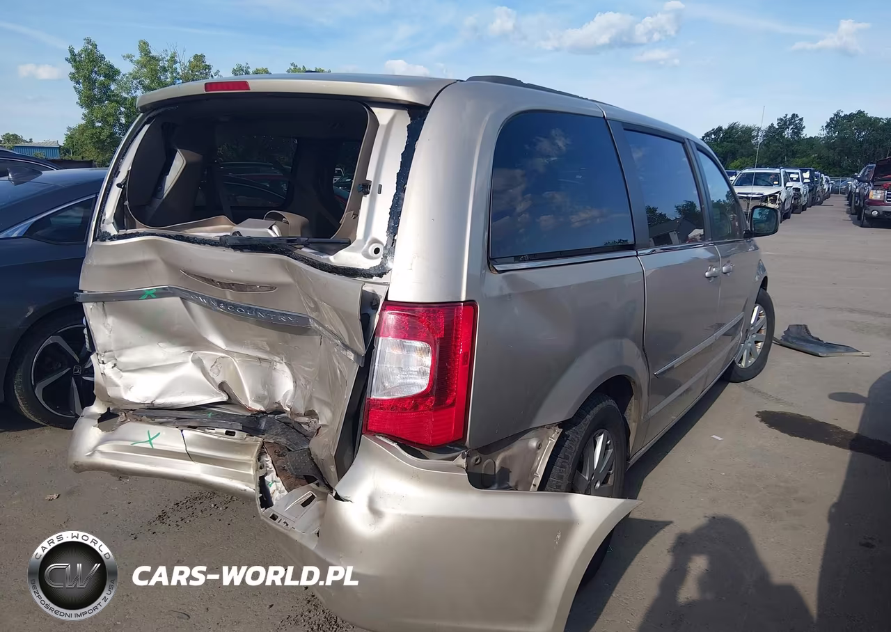 2013 Chrysler Town & Country Touring VIN:2C4RC1BG9DR736820 - 4