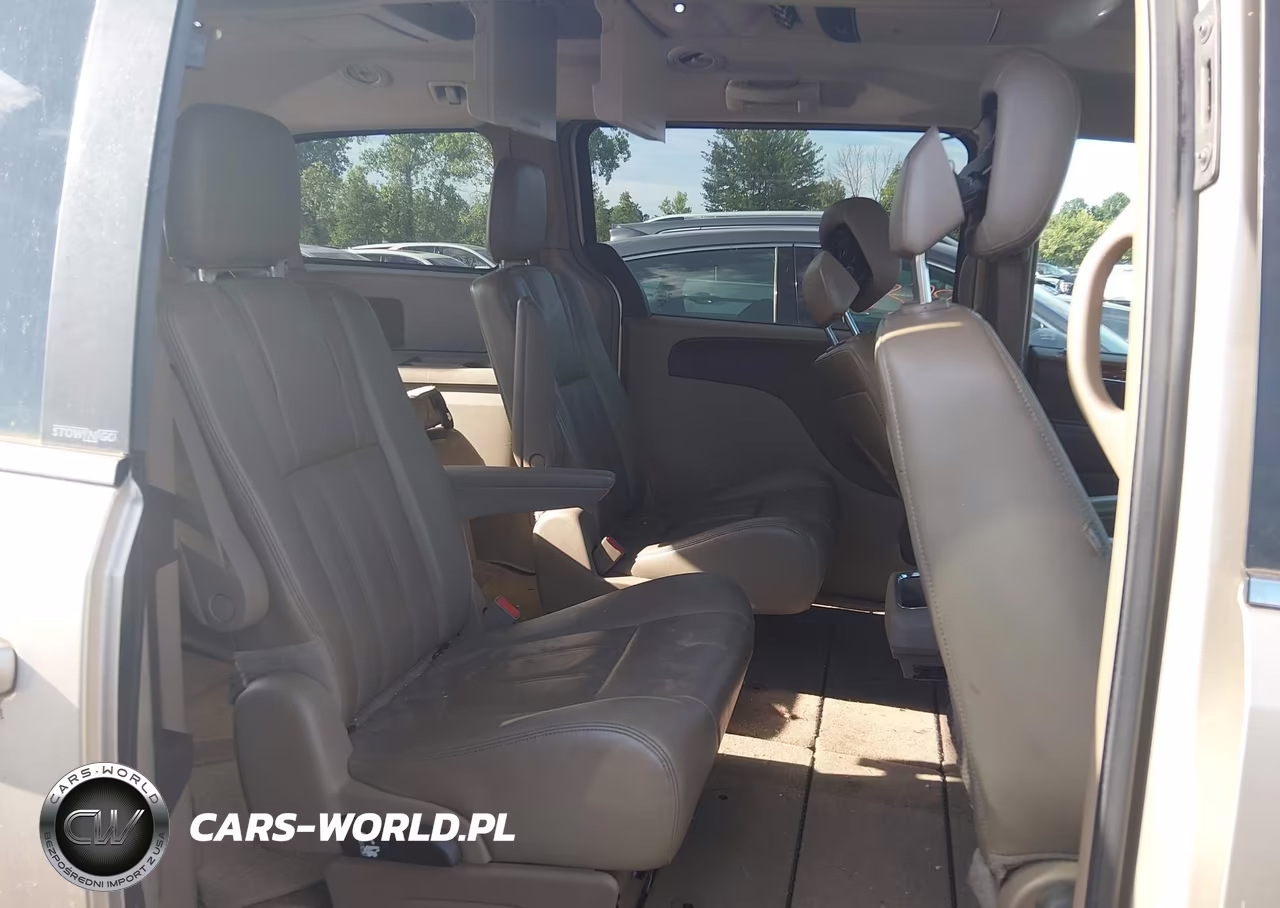 2013 Chrysler Town & Country Touring VIN:2C4RC1BG9DR736820 - 8
