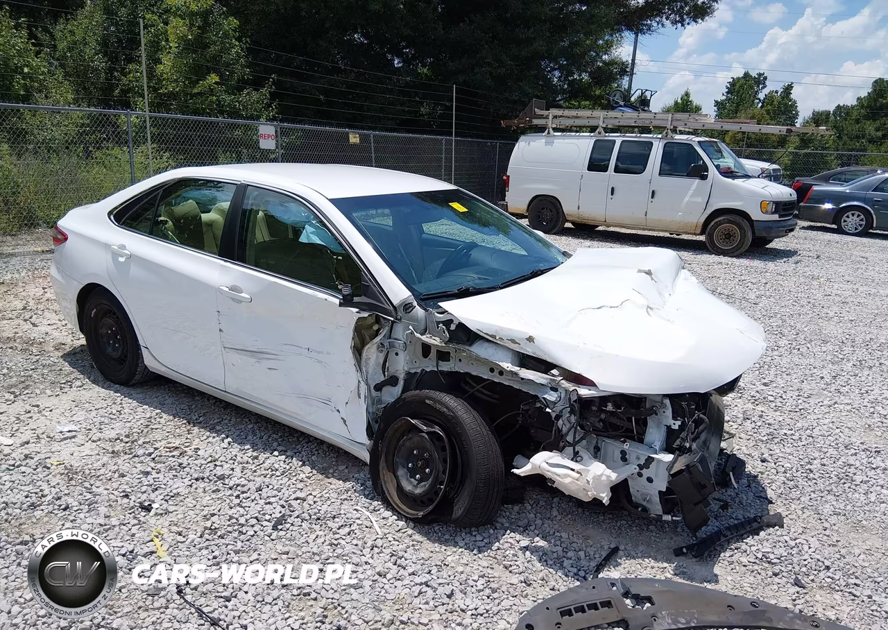 2016 Toyota Camry Hybrid Le