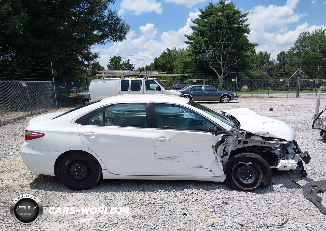 2016 Toyota Camry Hybrid Le VIN:4T1BD1FK4GU196700 - 13