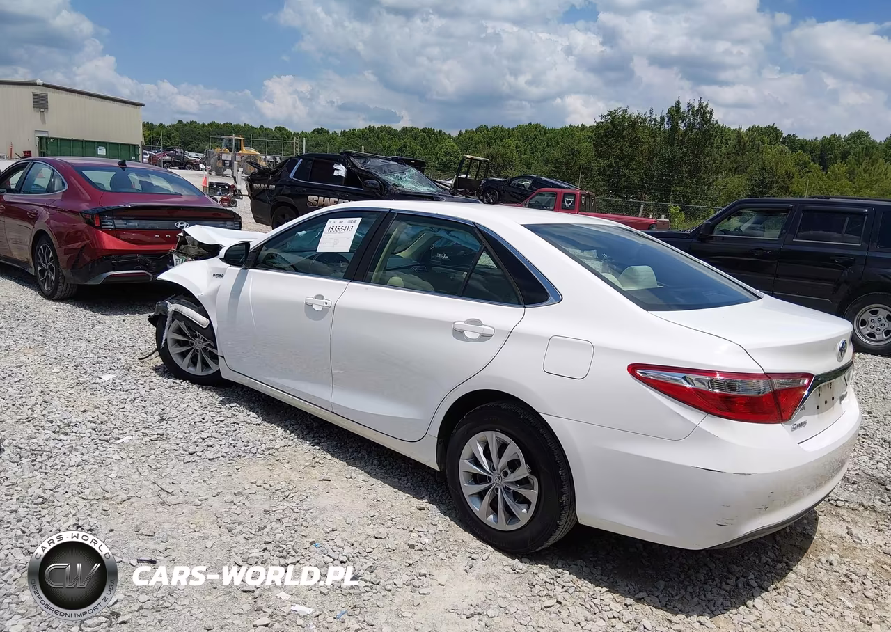 2016 Toyota Camry Hybrid Le VIN:4T1BD1FK4GU196700 - 3