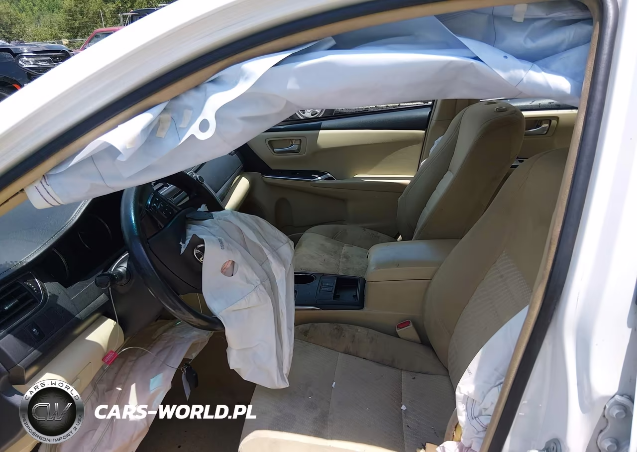 2016 Toyota Camry Hybrid Le VIN:4T1BD1FK4GU196700 - 5