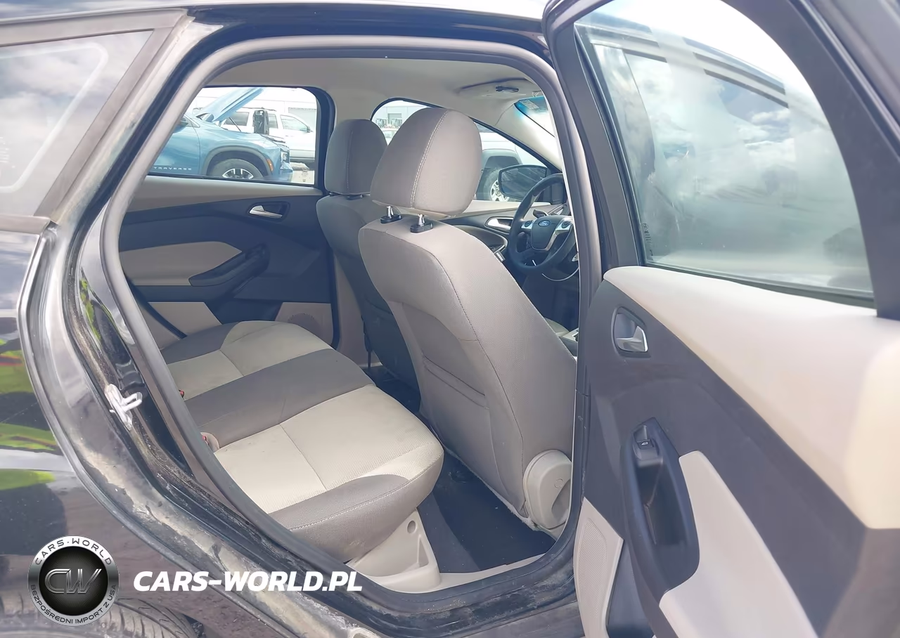 2014 Ford Focus Se VIN:1FADP3K28EL389799 - 8